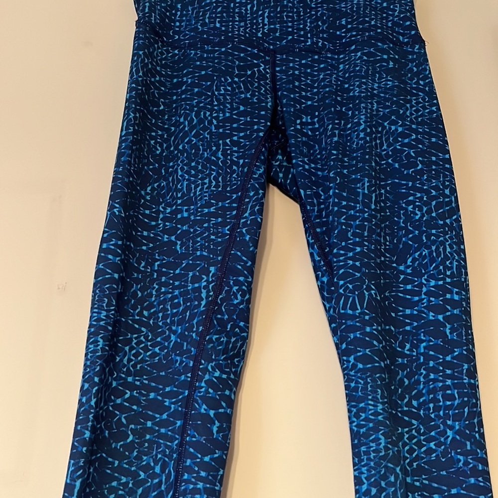 Lululemon leggings size 4